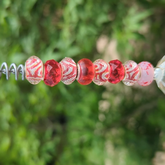🆕️ Handcrafted Artisan Dragonfly Suncatcher with Red and White Glass Beads - Picture 8 of 15